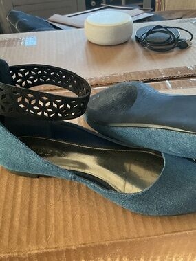 Guess jean flats